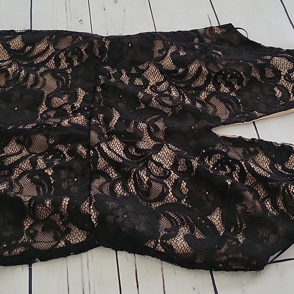 Desirea Catsuit - Picture 9 of 9